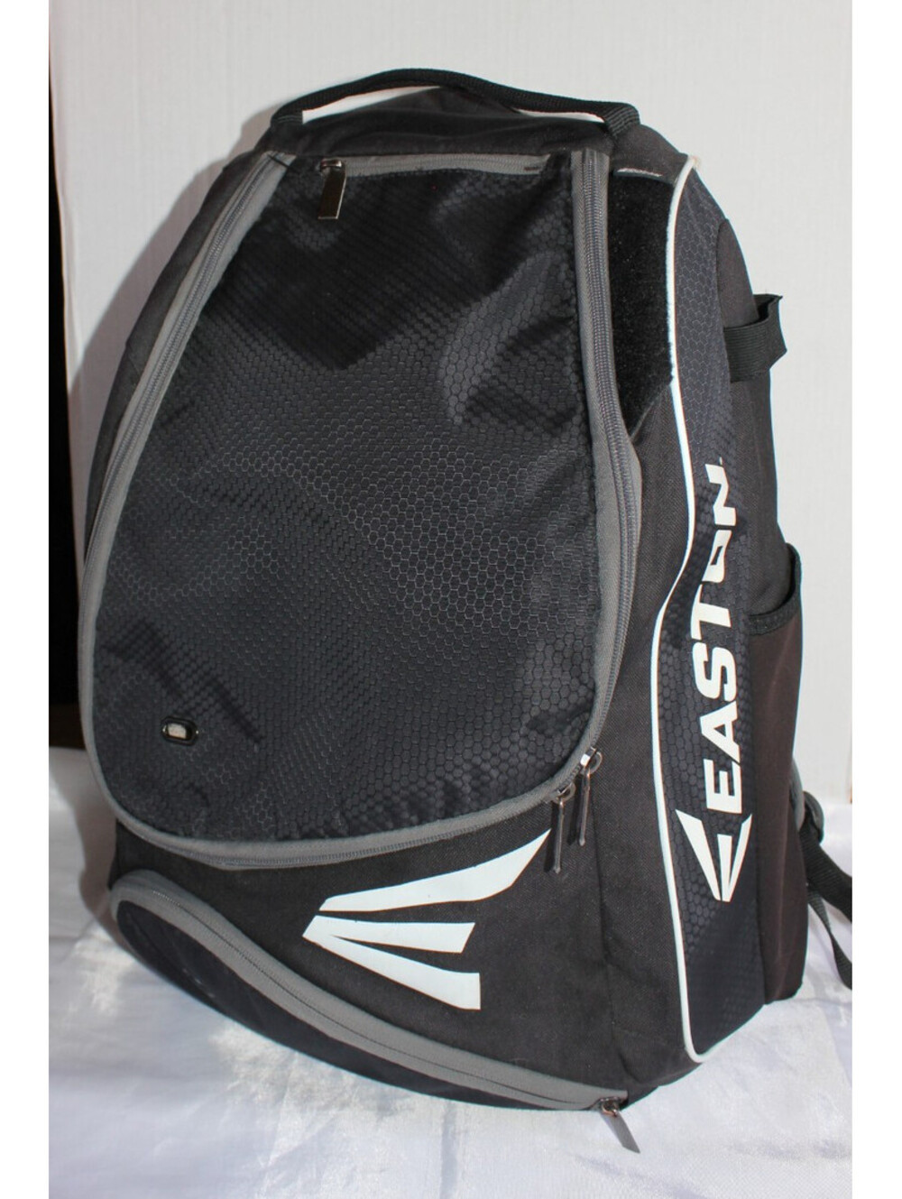 Easton E210BP Bat Pack Baseball/Softball Backpack - Black (2017 Model)